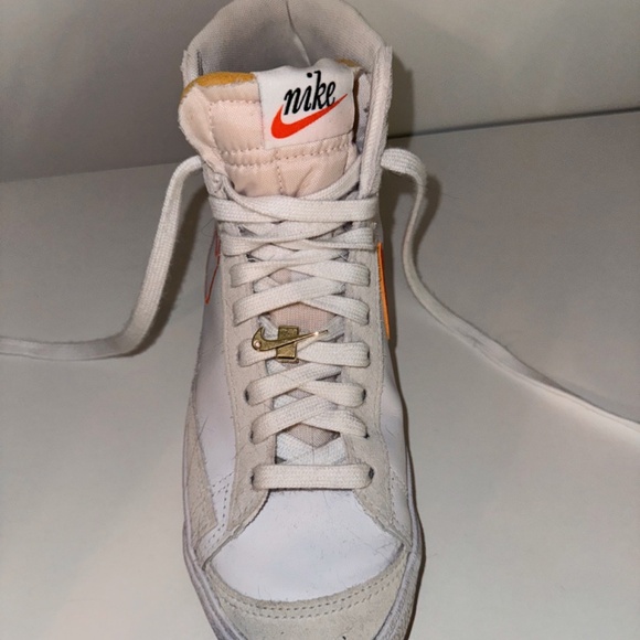 Nike Blazer Mid 77 SE - Picture 8 of 12